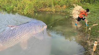 Fishing techniques for fishing with earthworms in Highland Boy Khai harvests lake carp for sale [upl. by Hearsh]