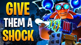 SHOCK Your Opponents with this Electro Giant Deck [upl. by Aronow]