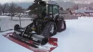 Tracteur Carraro Mach 4 équipé de chenilles [upl. by Frendel]