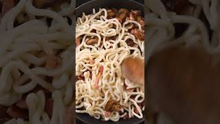 Udon à la crème de champignons lardons amp œuf mollet [upl. by Oruntha]