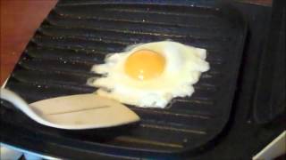 Frying an egg on the George Foreman Grill [upl. by Eydie]