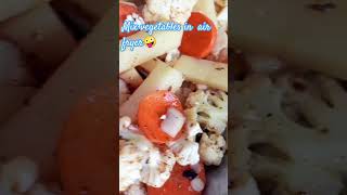 Mix vegetables in air fryer😍😋plz 🙏like and subscribe🙏 calmdown food shorts [upl. by Donnelly]