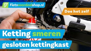 Fietsketting smeren  Fiets met gesloten kettingkast [upl. by Metzgar]