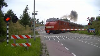 Spoorwegovergang Simpelveld  Dutch railroad crossing [upl. by Dukie383]