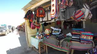 mercado de artesania en el salar  Uyuni Bolivia [upl. by Demahom]