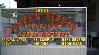 Street Food Jakarta Restaurant 18 Ranah Minang Bofet Restaurant making Lotek Padang [upl. by Romilly]