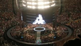 Adele Australia tour Sydney stop shooting out gifts to the crowd performing Sweetest devotion [upl. by Ader]