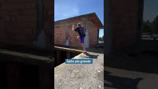 Capriola tra due tetti 🤪 catania parkour ct nhex parkourcatania cuscatania shorts [upl. by Daryn]