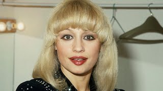 Raffaella Carrà Tanti Auguri omaggio alla splendida carriera [upl. by Gloriana]