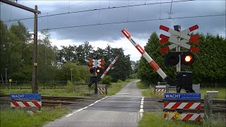 Spoorwegovergang Putten  Dutch railroad crossing [upl. by Aura]