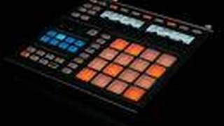 Beat Maker Sampling On Native Insturments Maschine Goove Production Studio [upl. by Annodam33]