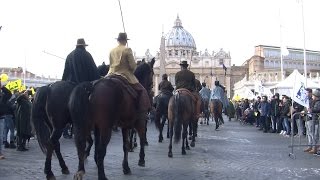 La quotFattoria degli animaliquot sfila a San Pietro per SantAntonio Abate [upl. by Artemisia]