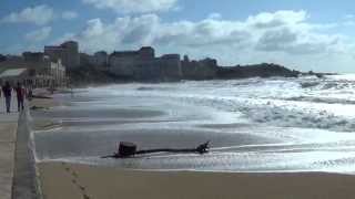 Biarritz  marée basse  marée haute High tide  low tide [upl. by Kuhn]