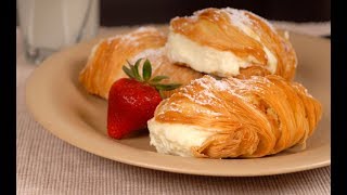 Sfogliatella napoletana un goloso dolce partenopeo della tradizione [upl. by Walford]