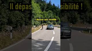 Il dépasse un vélo sans visibilité  moto baddrivers roadrage bike bikelife [upl. by Ellinehc881]