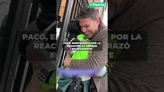 PACO BAZÁN regala flores amarillas a mujer policía y sucede lo inesperado shorts [upl. by Wesley]