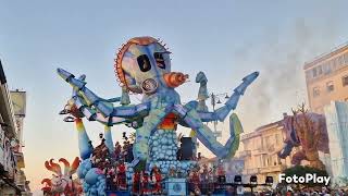 CARNEVALE DI VIAREGGIO 2024  Carro di prima categoria  Bonetti quotOctopus 50quot [upl. by Maggie]