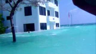 Tsunami Hitting Kandholhudhoo Maldives 2004 [upl. by Attekahs587]