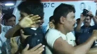 Men harassing girls beaten by Mumbai crowd given to cops [upl. by Aicena]