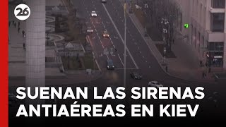 GUERRA RUSIA  UCRANIA  Suenan las sirenas antiaéreas en Kiev [upl. by Krusche]