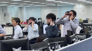 Trading Floors Make a Comeback in Japan [upl. by Griffie]