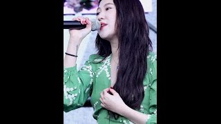 백예린Baek Yerin 우주를 건너 Across the universe 직캠170401 [upl. by Hastie2]