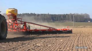 Walzen mit John Deere 8400 und Güttler 1240m Walze [upl. by Wrightson]