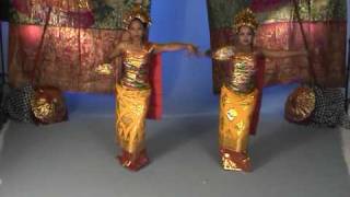 Balinese Dancing  Tari Panyembrama [upl. by Nediarb]