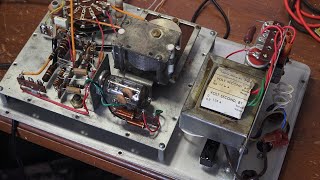 come si legge lo schema circuito elettronico del oscillatore modulato scuola radio elettra a valvole [upl. by Dirfliw681]