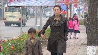 Pyongyang City peopleNorth Korea 北朝鮮で生活する人々平壌の世界001 [upl. by Thunell]