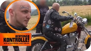 quotIch bin angekotztquot  Polizei will Motorrad aus dem Verkehr ziehen  Achtung Kontrolle  kabel eins [upl. by Thin394]