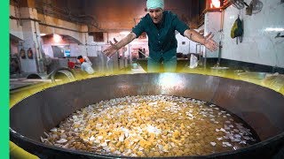 INDIAN FOOD Touched by GOD How to Cook for 10000 People in Delhis Biggest Sikh Temple [upl. by Ryan]