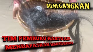 VIRAL DETIK DETIK TIM PEMBURU HANTU AIR BERHASIL MENANGKAP HANTU BANYU SAAT SEDANG MENYESER IKAN [upl. by Atterg]