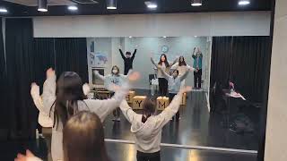 How to Dance Korean style Musical MatildaRevolting children [upl. by Lewison]