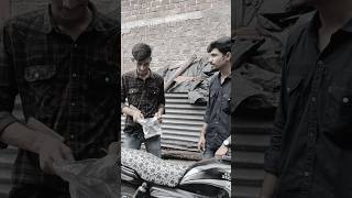 भाई पानी आने वाला है तेरे पास पन्नी है ना comedy viralvideo viralvideos cigarette cigaret [upl. by Jonathon904]