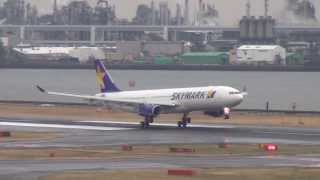 スカイマークA330、1号機が日本へ 羽田RW34L着陸 20140302 [upl. by Blockus]