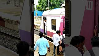 Helpful local train guard sir 👨‍✈️ trainmanager local train railways ytahort shyamhembram [upl. by Anairad]