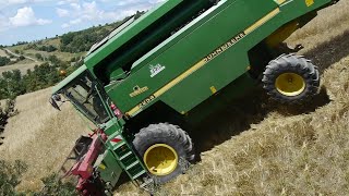 Grosse frayeur Moissonneuse dans une pente a  40  JOHN DEERE 2254 hillmaster [upl. by Jasisa]