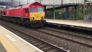 66197 working 6M48 Southampton Eastern Docks to Halewood Jaguar Cars dbcargo class66 freight [upl. by Ivah267]