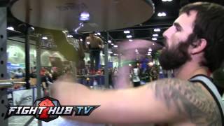 MYSTERY MAN PERFORMS THE CRAZIEST SPEED BAG ROUTINE EVER AMAZING [upl. by Silrak]