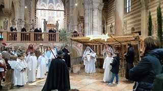 Il Presepio vivente  Basilica di San Zeno Verona  The living nativity scene [upl. by Nohtanhoj]