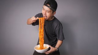 How the creator of Fire Noodles eats Fire Noodles [upl. by Inahc]