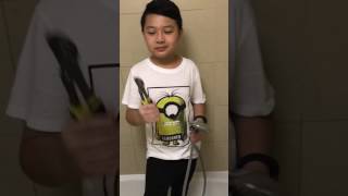 HOW TO CHANGE HOTELS SHOWER HEAD TO HANDHELD SHOWER HEAD [upl. by Vary]