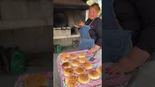 Nietas de Doña Coyo horneando pan de vieja a la leña para capirotada o tortas [upl. by Akira]