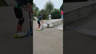 Stunt Scooter 👍shortstunt SCOOTER hobbyspaßrampenskatepark [upl. by Nonnelg91]