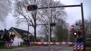 Spoorwegovergang Haaksbergen  Dutch railroad crossing [upl. by Dnalevelc]