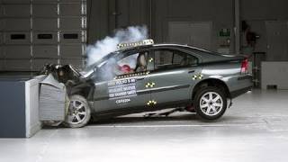 2002 Volvo S60 moderate overlap IIHS crash test [upl. by Neidhardt]