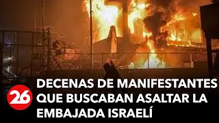 Miles de personas intentan incendiar la Embajada de Israel en Jordania [upl. by Malamud718]