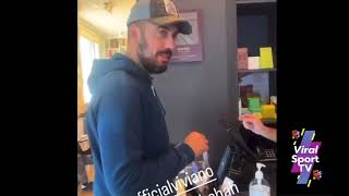 VIVIANO PAGA IL PRANZO A MARIO BALOTELLI E ENOCK [upl. by Orimisac]