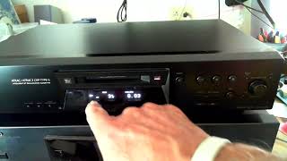 A brief demonstration of the main features of the Sony MDSJE480 Minidisc Deck [upl. by Pall]